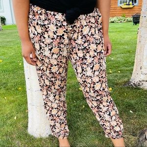 Anthropologie Diandra Pleated Joggers Flower Size 14 NWT